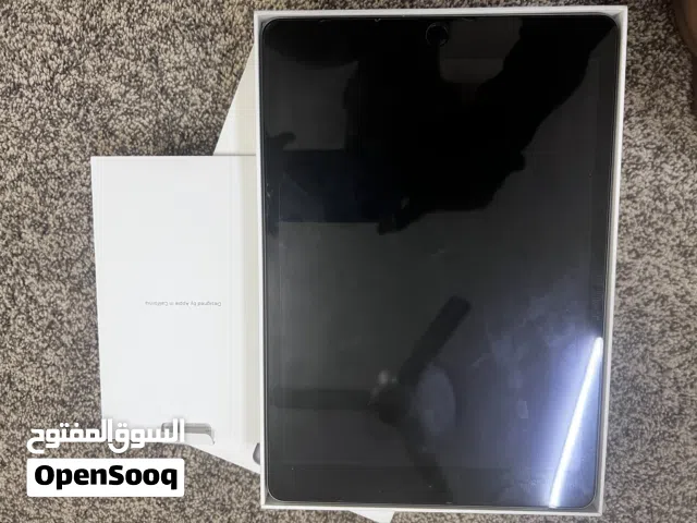 Apple iPad 9 64GB مستعمل بحالة ممتازة مع الكرتونة والشاحن - شاشة 10.2 إنش