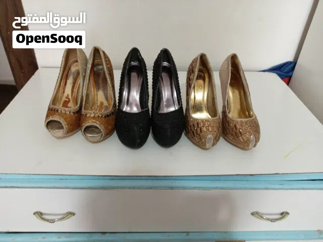 احذيه نسائيه مستعمله نظيفه للبيع