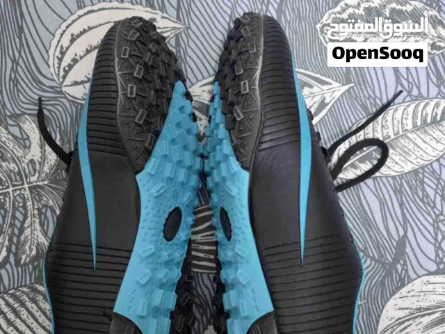 جزمه كورة صيني