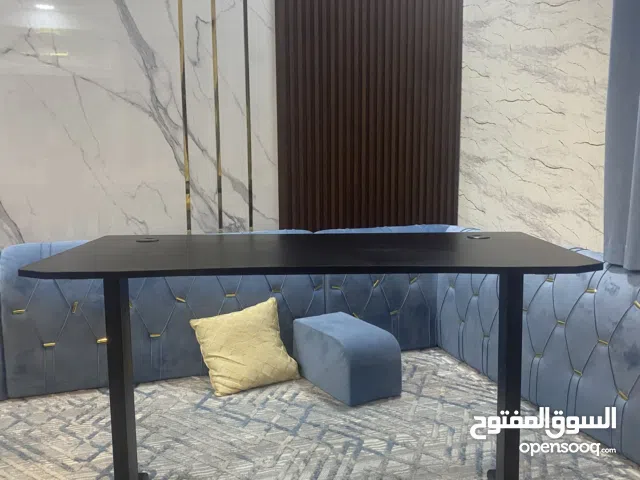 للبيع كرسي قيمنق وطاوله