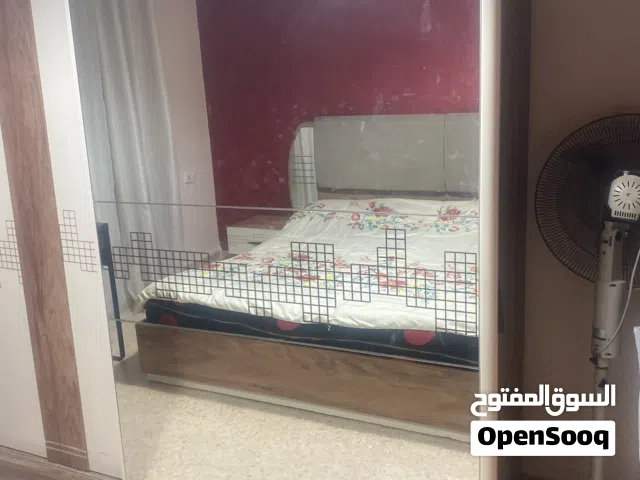 غرفة نوم مستعمله