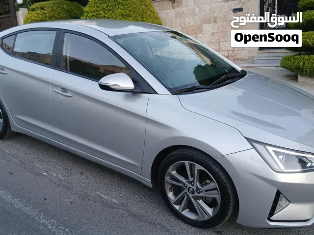 2019 هيونداي افانتي Limited