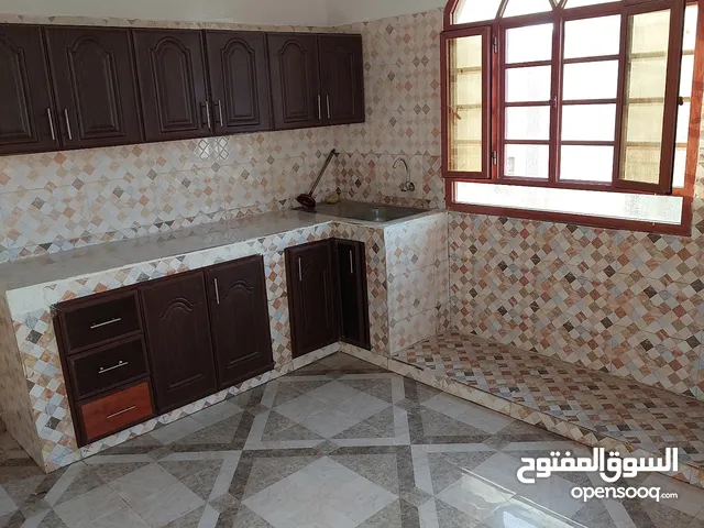 200 m2 3 Bedrooms Apartments for Rent in Muscat Al Maabilah