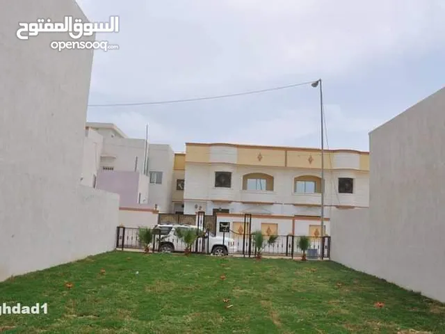 300 m2 More than 6 bedrooms Villa for Rent in Basra Other