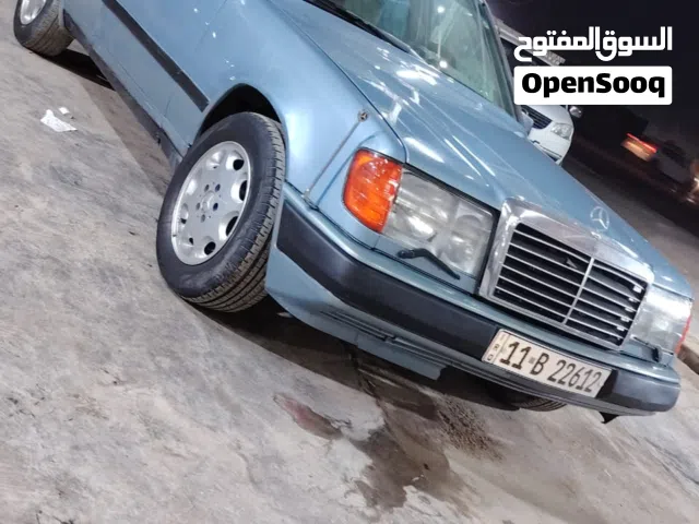 1987 مرسيدس بنز الفئة-E E 300