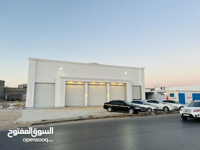 محلات للإيجار موقع استراتيجي وممتاز