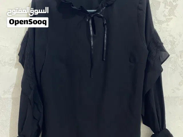 قميص اسود نظيف