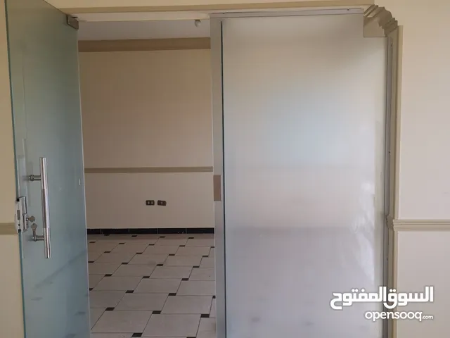 مكتب بشارع السودان الرئيسي