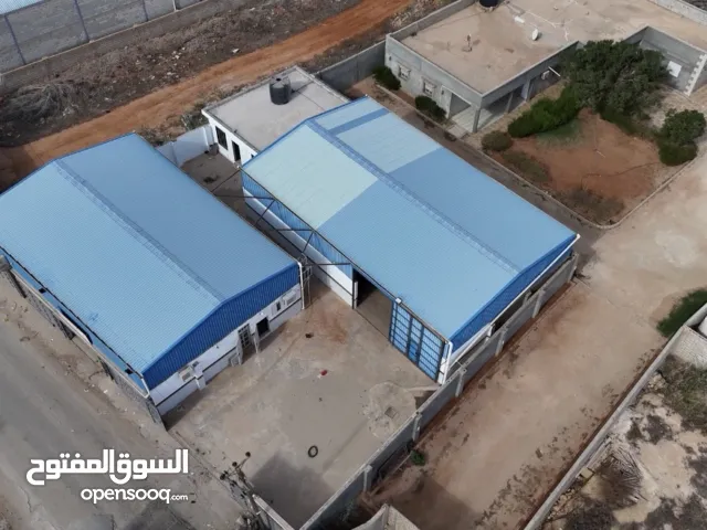 هناقر في بوعطني بالاضافة استراحة اجمالي مساحة 7455 الهنقر الاول 240 الهنقر الثاني 240 الاستراحة 80م