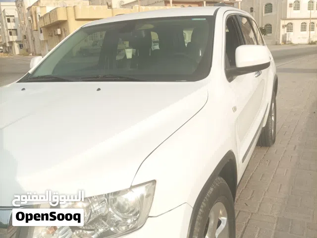 Jeep Cherokee Grand Cleaned جيب جراند شيروكي ابيض نظيف واستعمال نظيف