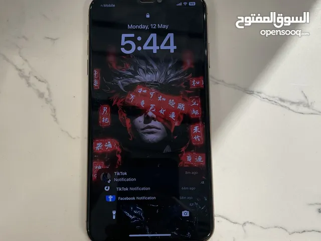 I phone Xs Max (better 78%)