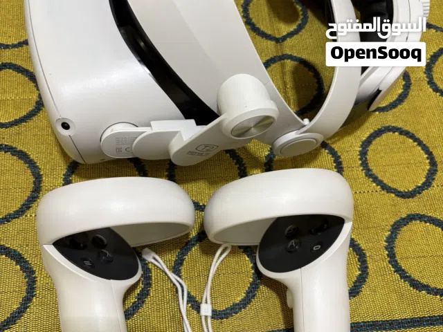 للببع ڤي ار اوكلس 2 بداخلها فوق 100 لعبه اكبر مساحه 256 قيقا وراكب عليها استراب شاريه 12 دينار
