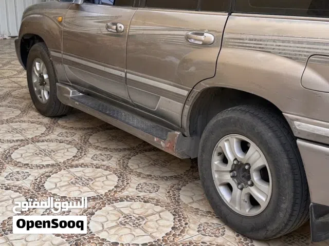 2005 تويوتا لاند كروزر GXR
