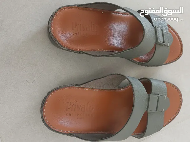 37.5 Slippers & Flip flops in Abu Dhabi