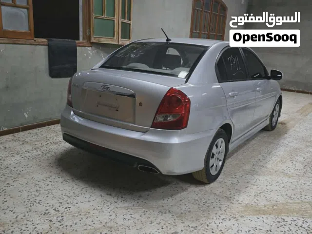 2010 هيونداي اكسنت Standard
