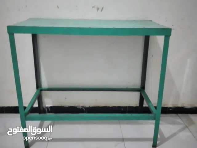 طاولة حديد