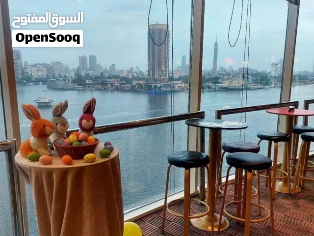 مطعم وكافيه للبيع داخل فندق على النيل مباشر هيدخلك ايجار شهرياً 175 الف