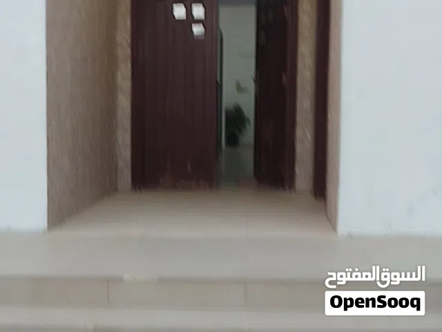 200 m2 4 Bedrooms Townhouse for Rent in Muscat Al Maabilah