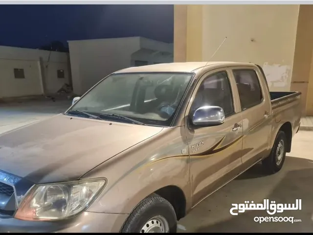 Used Toyota Hilux in Yafran