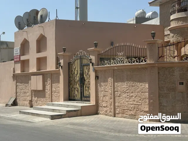 400 m2 More than 6 bedrooms Townhouse for Sale in Northern Governorate Saar