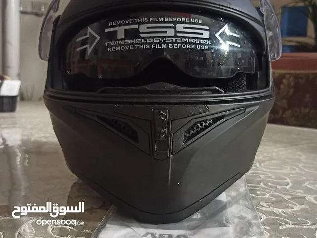 خوذة دراجة VGV فك قلاب ومناظر داخلية اصلية مع الجنطة والكارتون متوفر توصيل لكافة المحافظات