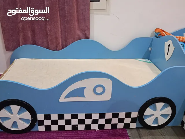 سرير اطفال ولادي مع كومدينة وسفنجة ضغط عالي وطبي