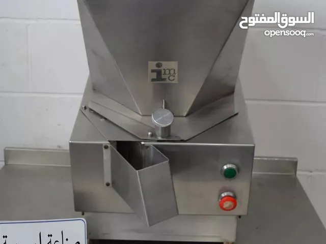 قطاعة بطاطا اوروبية حديثة جديدة استعمال اسبوع فقط بسرعة تقطيع 30 كيلو في الدقيقة الواحدة