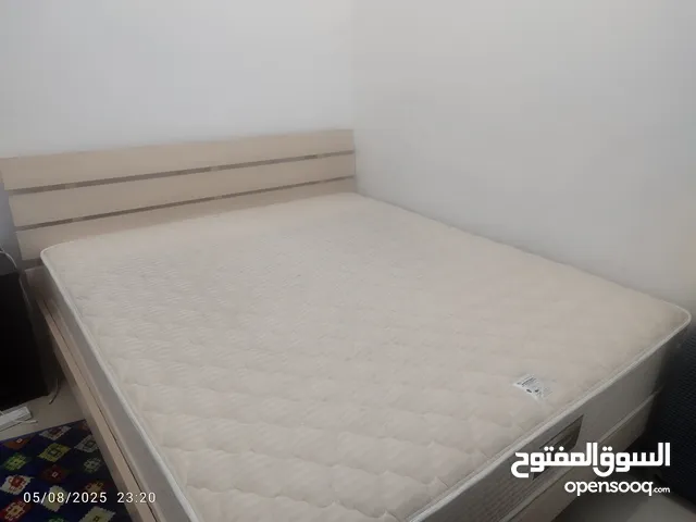 سريرين كبير وصغير