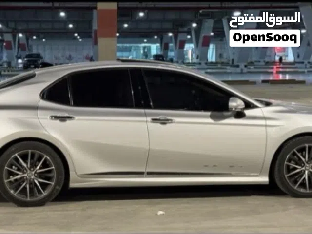 توصيل مشاوير خاصه بالرياض سيارة كامري حديثه خدمة ممتازة بأفضل الأسعار 24 ساعه