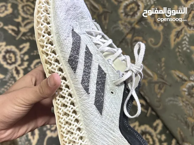 حذاء Adidas 4D أصلي – مقاس 42 وثلثين (بحالة ممتازة)