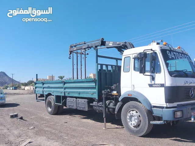 Tow Truck Mercedes Benz 1993 in Al Dakhiliya