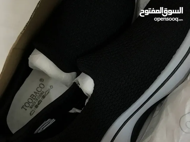 40 Sport Shoes in Basra