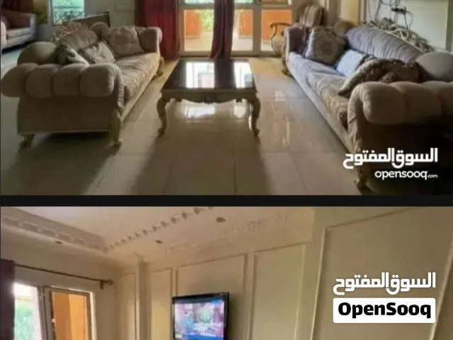 صالون انتريه كنبتين وكرسين وترابيزه كبيره