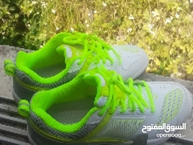 40 Sport Shoes in Jenin