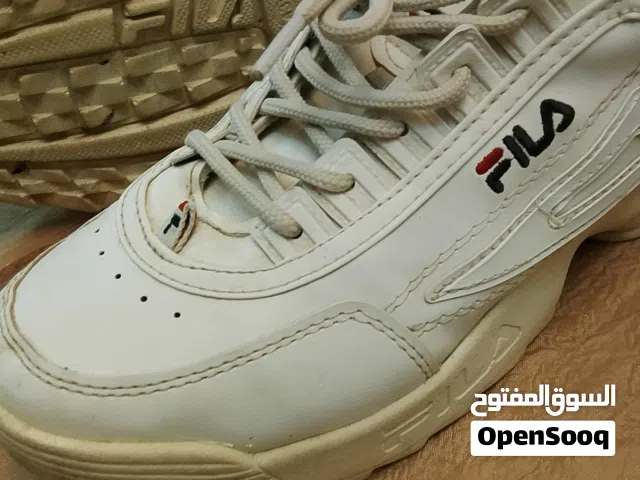 حذاء رياضي  بوط ماركة Fila الايطالية نمرة 42/43
