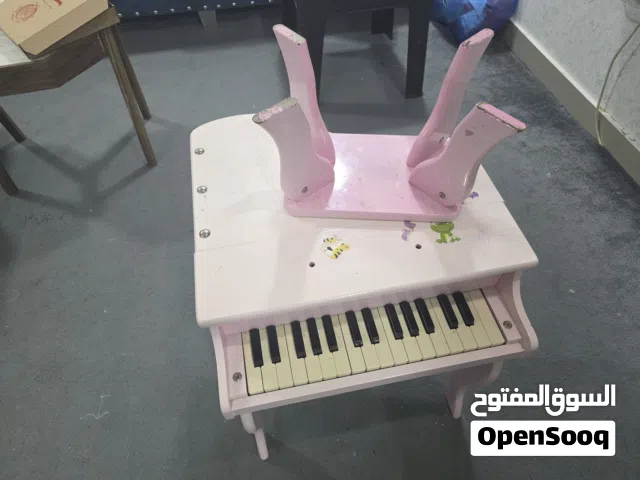 بيانو للاطفال بحالة ممتازة شغال بالكامل