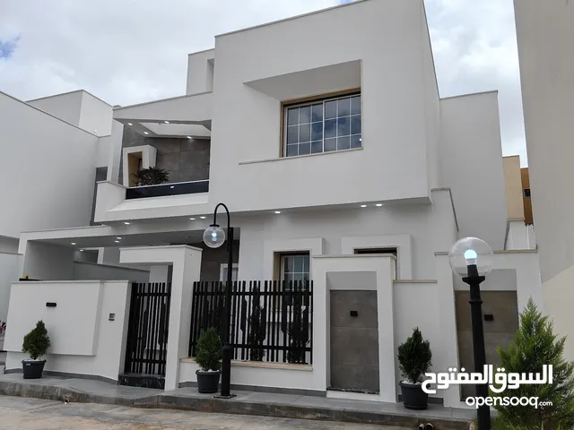 450 m2 4 Bedrooms Townhouse for Sale in Tripoli Al-Serraj