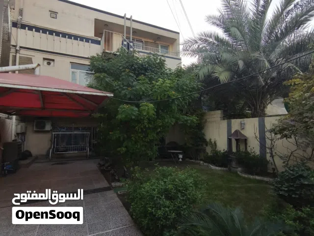 بيت 300 متر يحتوي شقتين في جميلة