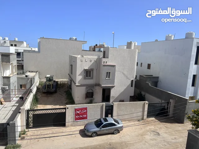 300 m2 4 Bedrooms Townhouse for Sale in Tripoli Al-Bivio
