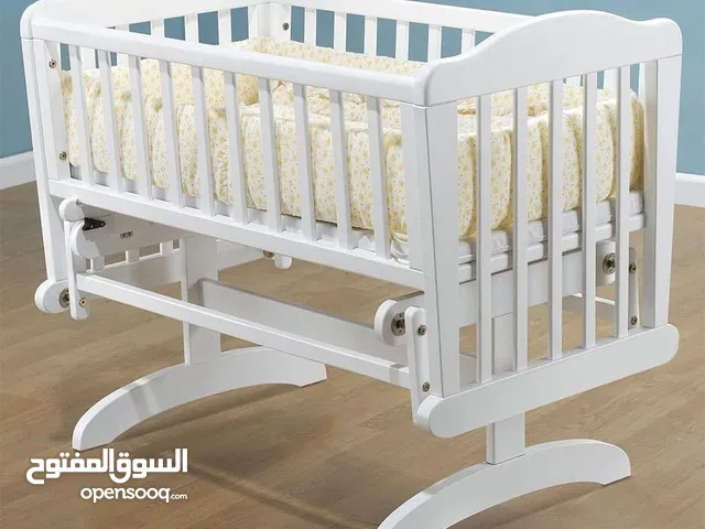 سرير اطفال رضع