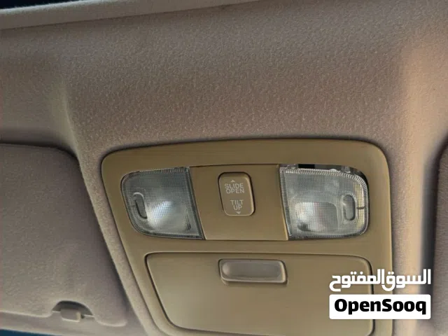 2004 تويوتا كامري SE