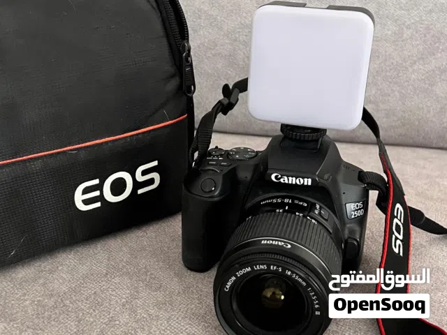 كاميرا كانون EOS 250D معها اغراضها الشنته والعدسة الكيت  استخدام بسيط جدا