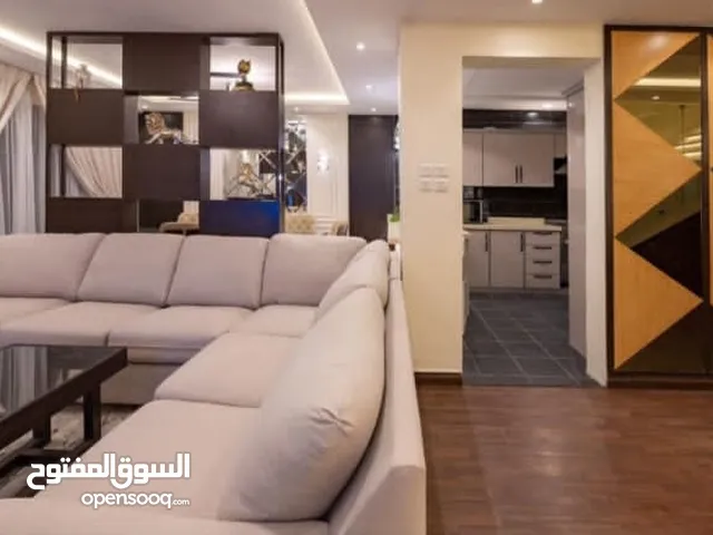 شقة جديدة فاخرة للابجار السنوي في الرياض حي الملقا