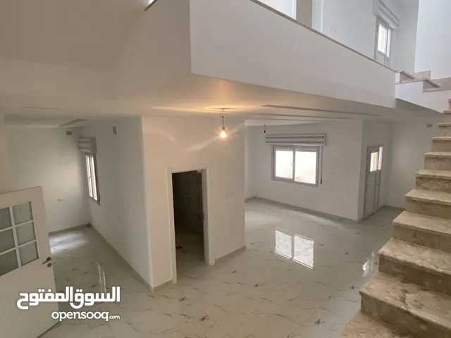 320m2 4 Bedrooms Villa for Sale in Tripoli Al-Serraj
