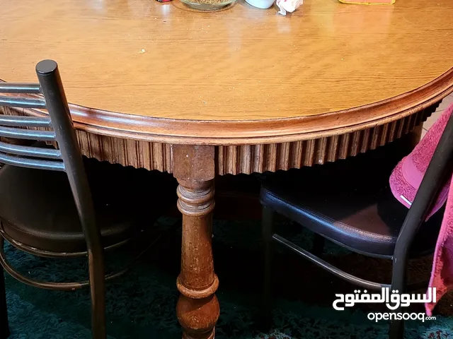 طاولة خشب ثقيلة  زان اصلي + 4 كراسي حديد منجد