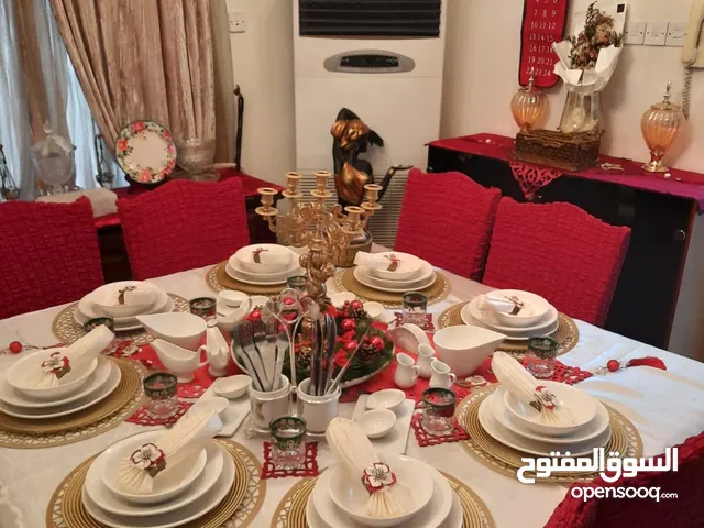 طاولتين طعام للبيع