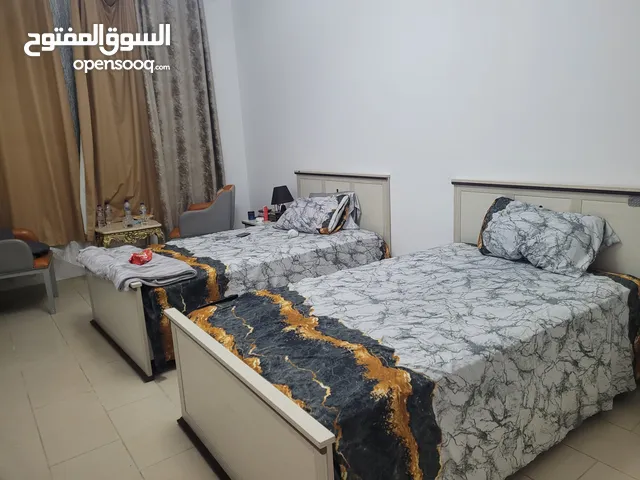 غرفة ماستر بسكن بنات مشترك. النهدة الشارقة ladies bedspace in master bedroom-Al Nahda. Sharjah