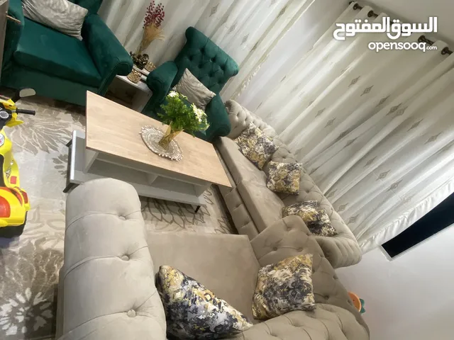 طقم كنب 7 مقاعد جديد بحاله الوكاله