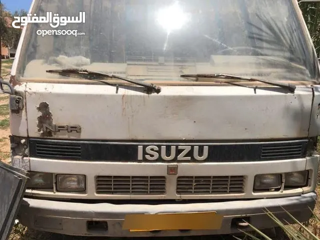 ايسوزي 2000 للبيع في السراج