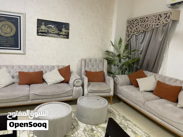 Sofa 8 seator+table+carpet